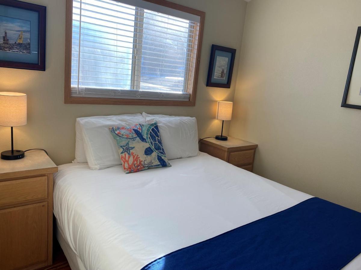 The Waterfront At Potlatch Motel Shelton Bagian luar foto